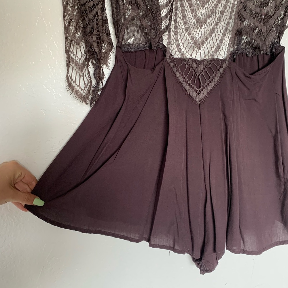 Lace romper - Picture 2 of 5